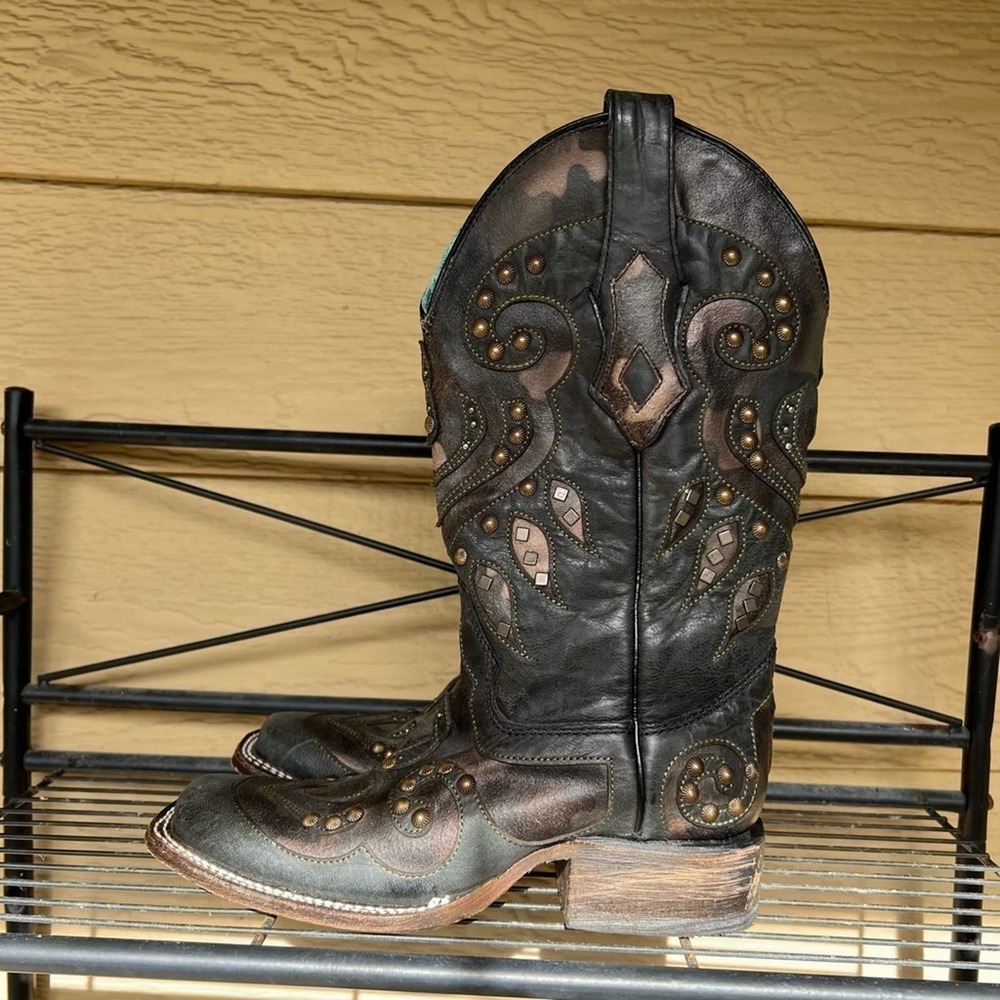 Corral C3537 studded distressed black & cami boots SZ. 6 #008 - Picture 7 of 10